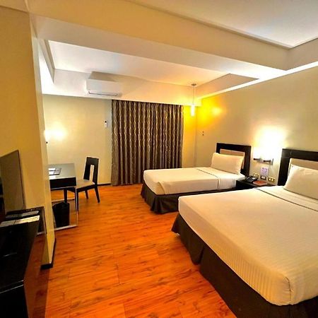 Mallberry Suites Business Hotel Cagayan de Oro Exterior photo