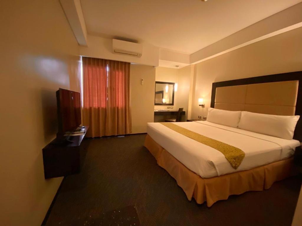 Mallberry Suites Business Hotel Cagayan de Oro Exterior photo