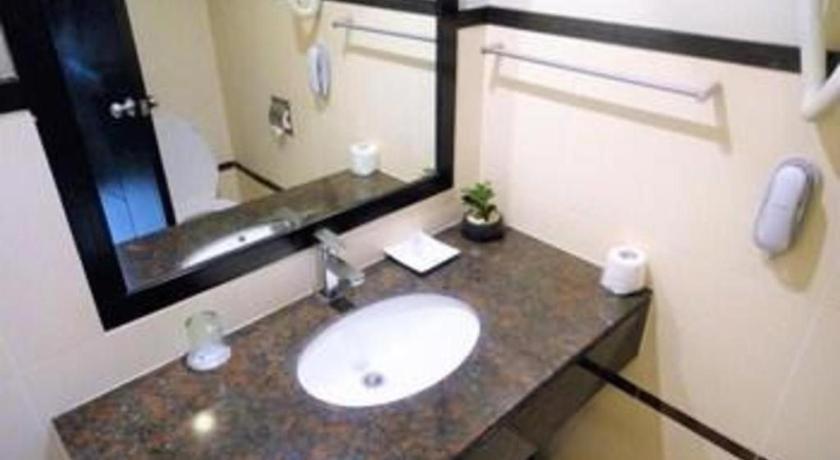 Mallberry Suites Business Hotel Cagayan de Oro Exterior photo