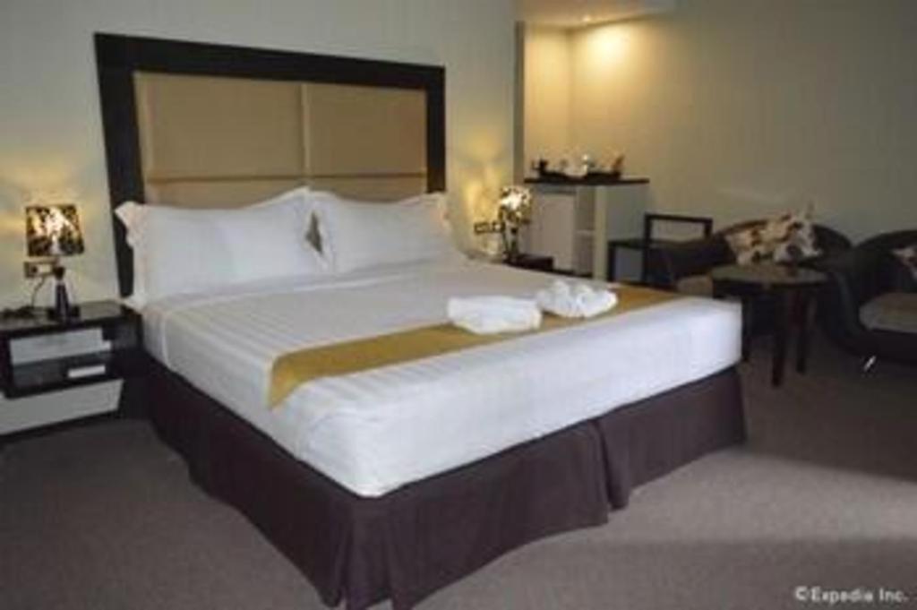 Mallberry Suites Business Hotel Cagayan de Oro Exterior photo