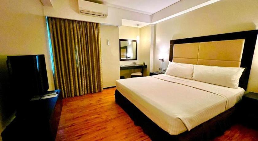 Mallberry Suites Business Hotel Cagayan de Oro Exterior photo