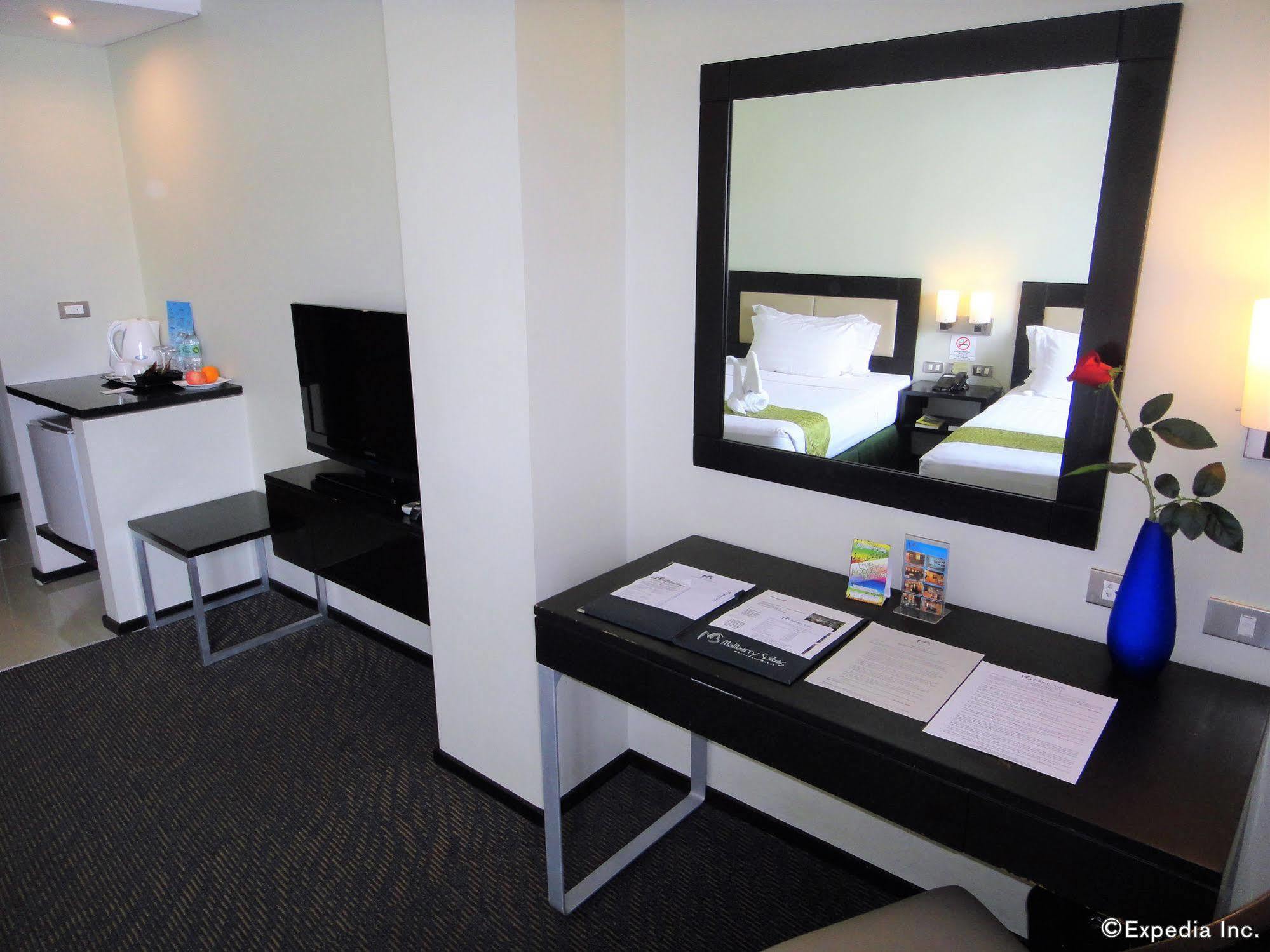 Mallberry Suites Business Hotel Cagayan de Oro Exterior photo