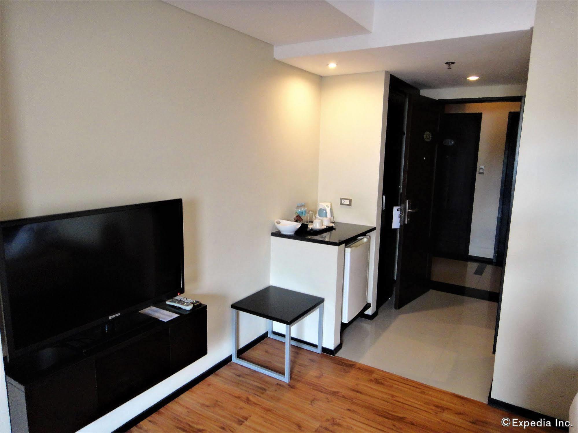 Mallberry Suites Business Hotel Cagayan de Oro Exterior photo