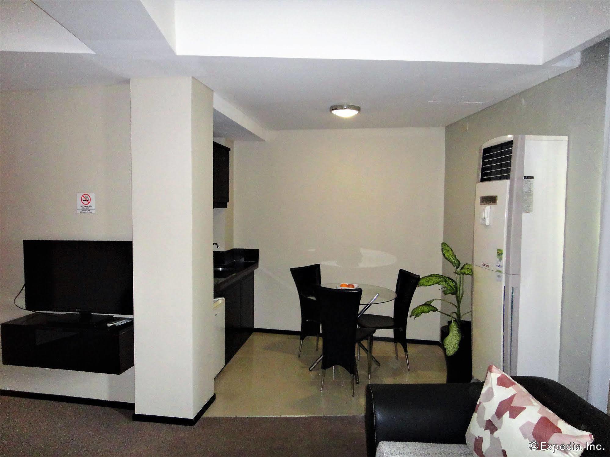 Mallberry Suites Business Hotel Cagayan de Oro Exterior photo