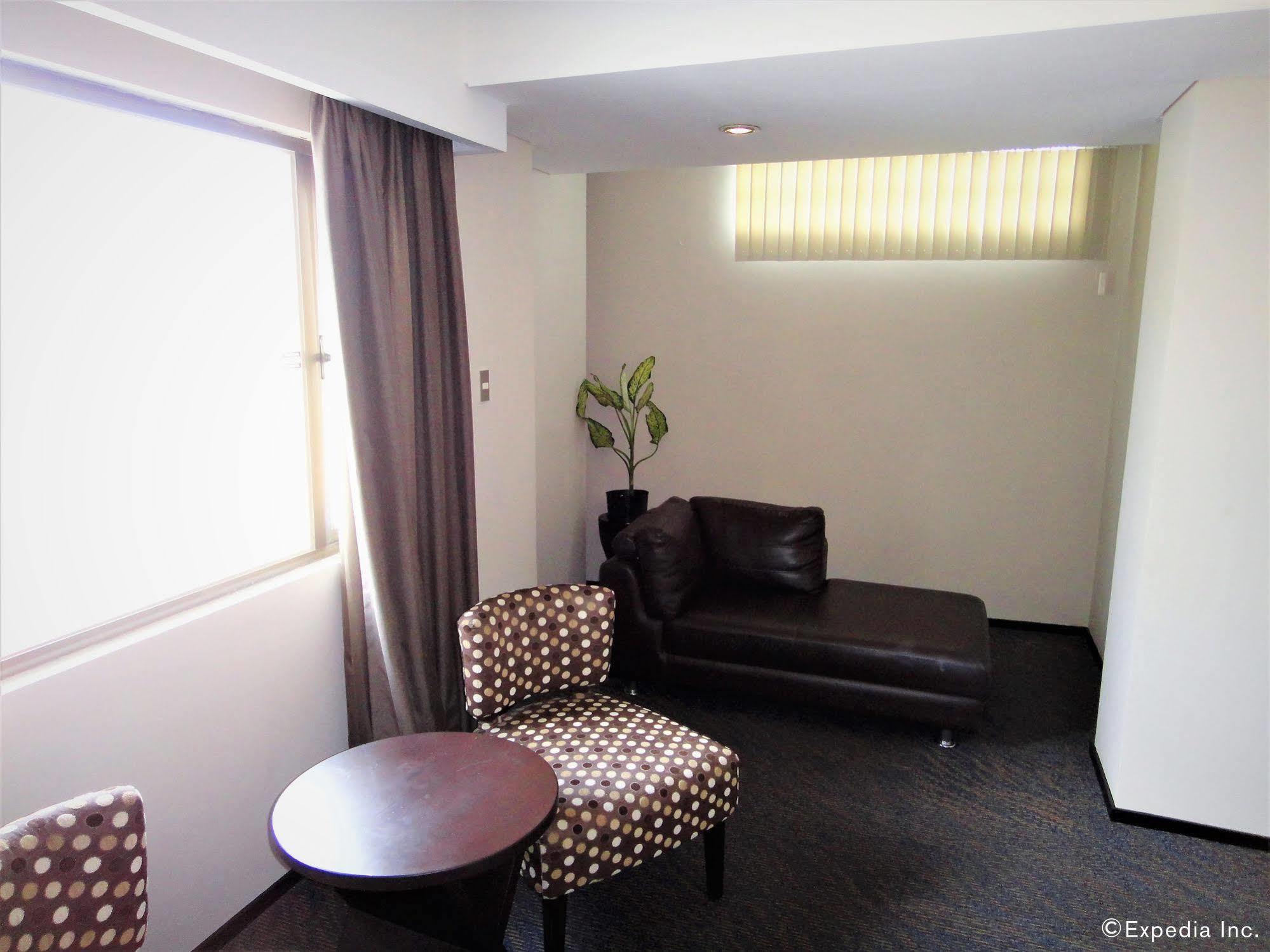 Mallberry Suites Business Hotel Cagayan de Oro Exterior photo