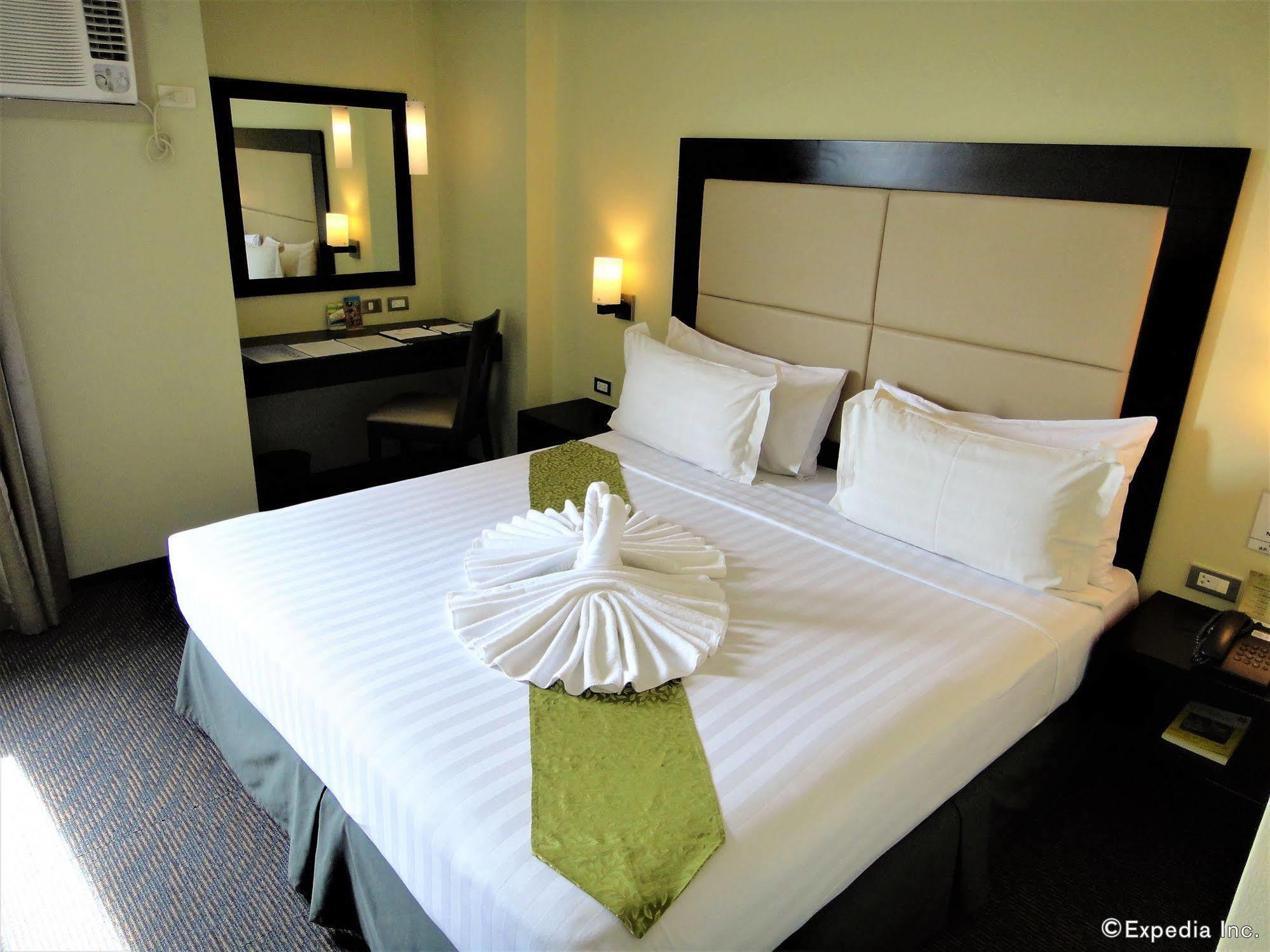 Mallberry Suites Business Hotel Cagayan de Oro Exterior photo