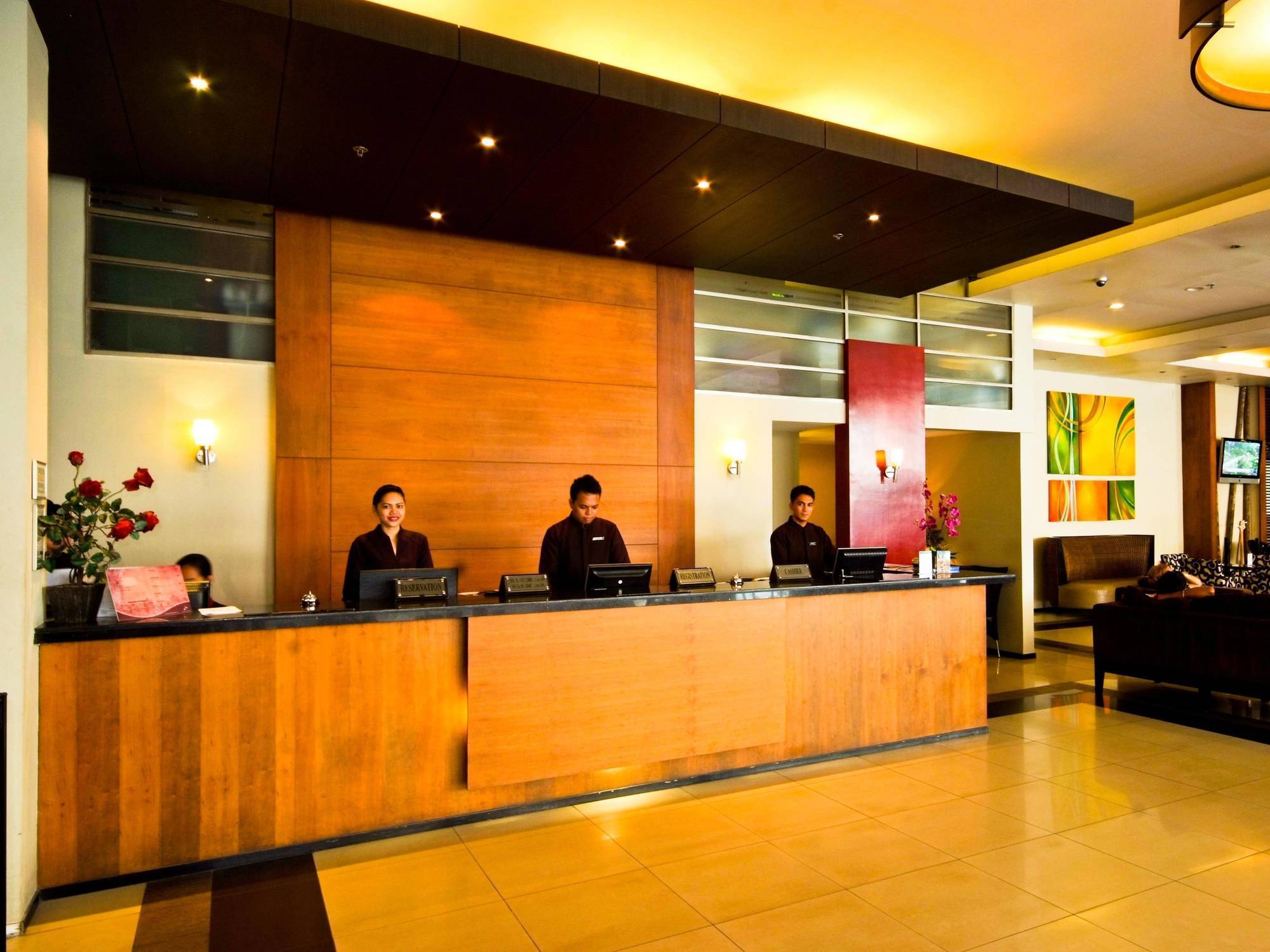 Mallberry Suites Business Hotel Cagayan de Oro Exterior photo