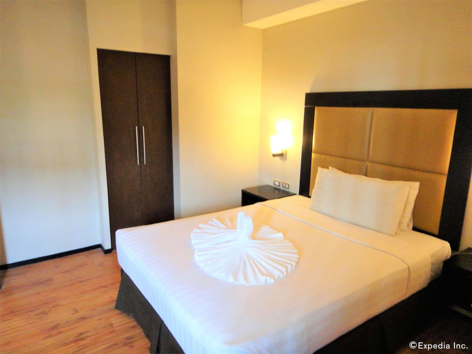 Mallberry Suites Business Hotel Cagayan de Oro Exterior photo