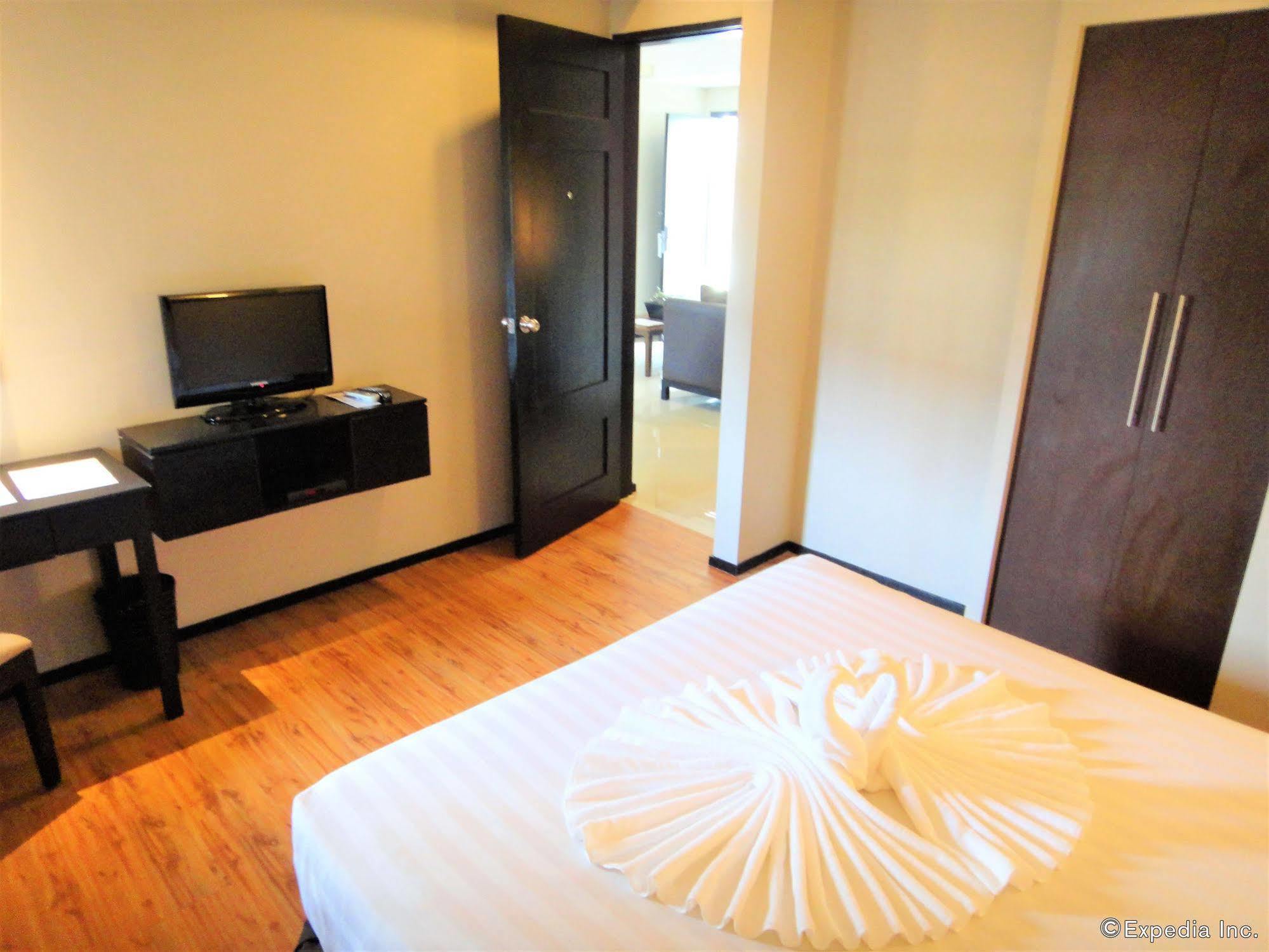 Mallberry Suites Business Hotel Cagayan de Oro Exterior photo